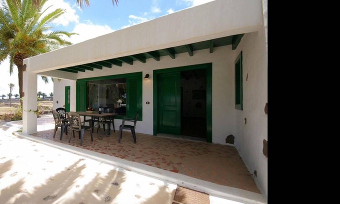 Haria Villa | Villas Finca la Crucita 3 Bedrooms with Share Pool
