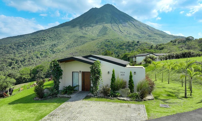 Arenal Hot Springs Villa | Villas Jawara