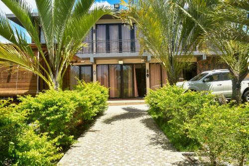 Fond du Sac Bed & Breakfast | Villas Rocher