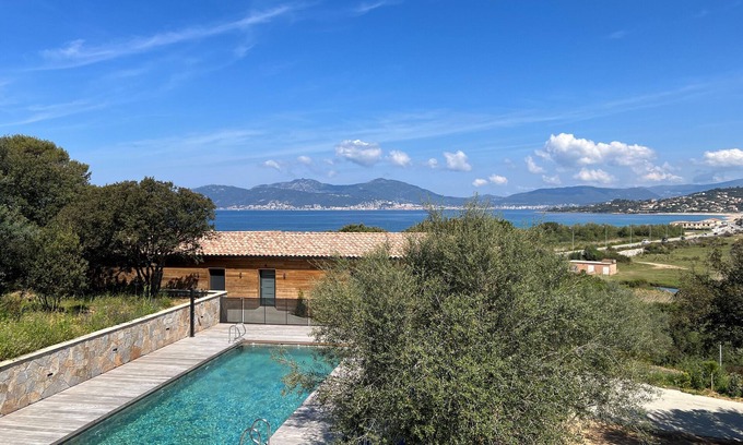 Pietrosella Villa | Villas vue mer 50 m de la mer Neuves et Luxueuses