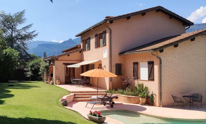 Sospel Villa | Villasospel - spacious, serene villa on 1500m2 of enclosed grounds. Swimming pool and sauna.