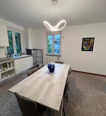 Proserpio House | Villetta dei pini