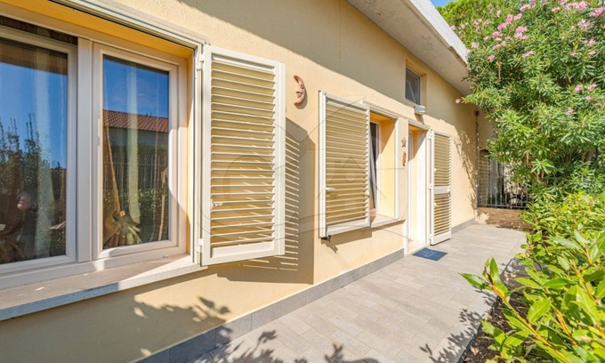 Marina di Campo Villa | Villino Aloe a few steps from the beach
