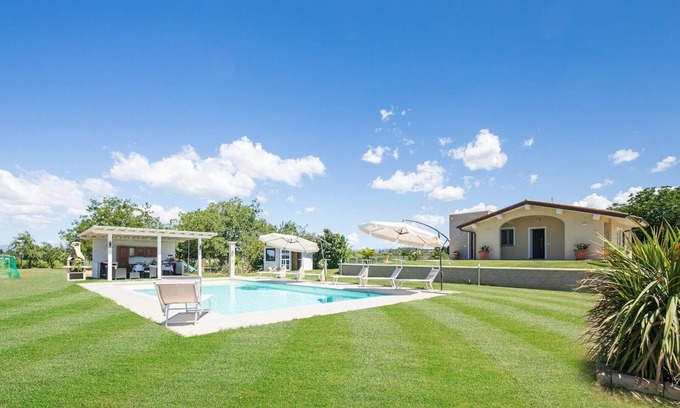 Fucecchio Villa | Villino le Viole In Fucecchio, Tuscany