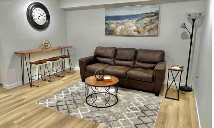 Edmonton Apartment | Vinash Luxury Suite