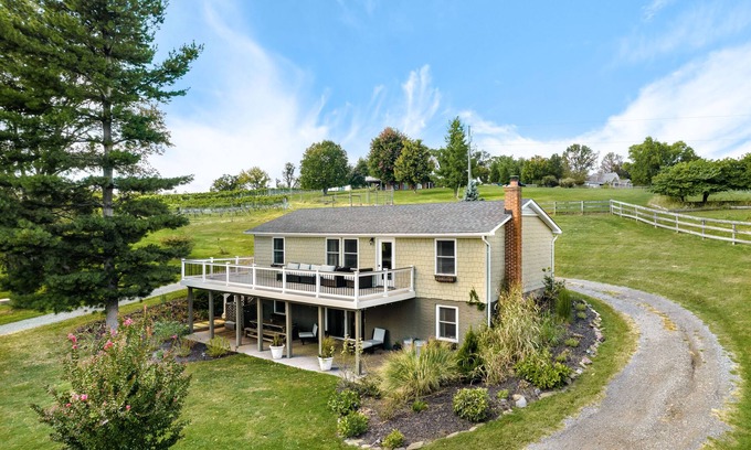Blue Ridge Cottage | Vineyard Cottage at Tranquility Farm