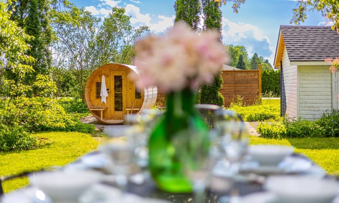Niagara-on-the-Lake House | Vineyard Views Niagara ☆ Stunning Brand New 2 Bedroom Home w/Sauna