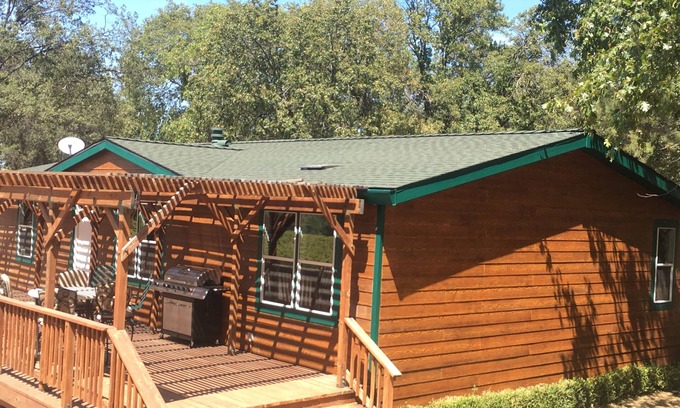 Somerset House | Vineyard View Cottage in Fair Play - located on Winery Estate!