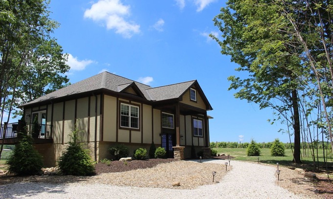Geneva Villa | Vineyard Villa overlooking 40 acres of Vineyards in Ohio Wine Country