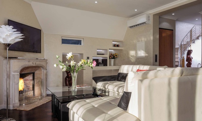 Gare Apartment | Vinicia PENT. Penthouse Apartment
