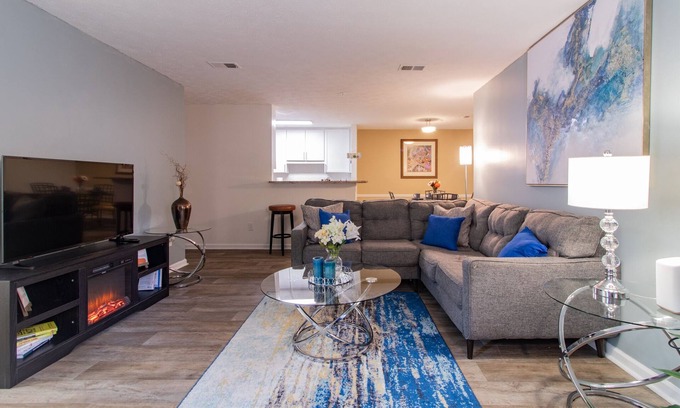 Vinings Apartment | Vinings Vista: Your Serene VRBO Escape in Georgia