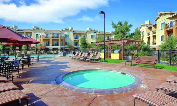 Napa Resort | Vino Bello Napa 1 BDRM+Sleeper/sleeps 4 - Shuttle to Bottle Rock!