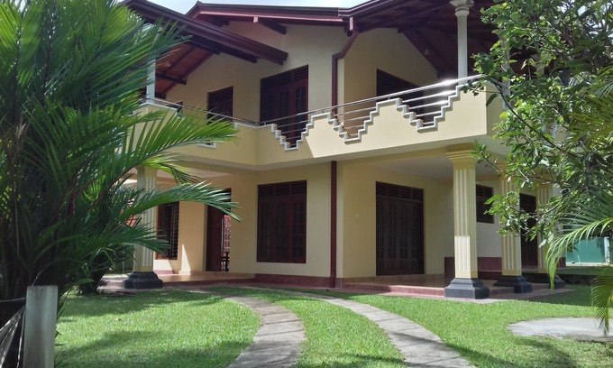 Ambalangoda Villa | Vinses Villa in Hikkawah