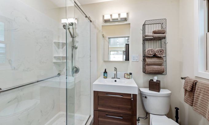 Santa Rosa Apartment | Vintage 2 bedroom, Proctor Terrace