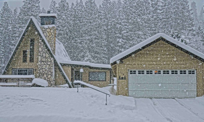 Sierra City Cabin | Vintage aframe, four season splendor!