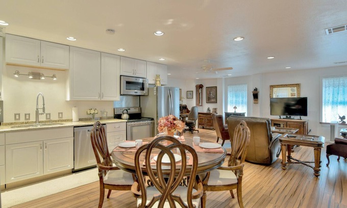 Dallas Condo | Vintage/antique 1200 sq. ft. interior loft & parking