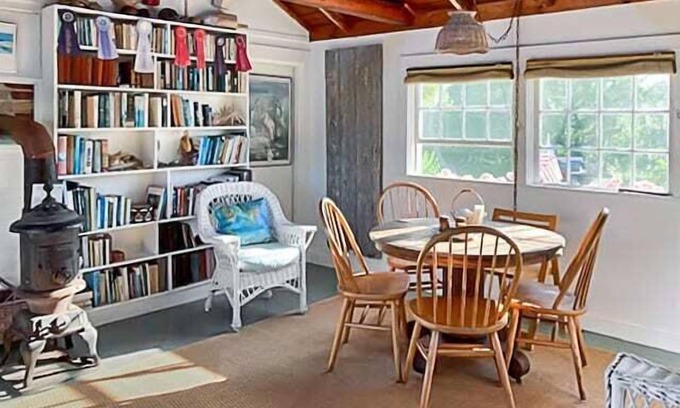 Pocomo House | Vintage Bohemian Nantucket Cottage 3BR
