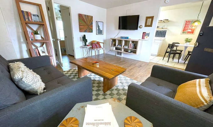 Twin Falls Apartment | Vintage Casita 2 Bdr, Pet Friendly!
