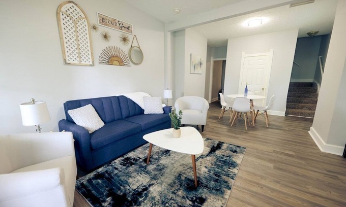 Near Northside House | Vintage Charm-Modern Comfort - 2BR Townhome -Near Downtown