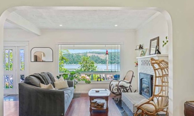 Union House | Vintage Charmer with Spectacular Views of Hood Canal and the Olympics