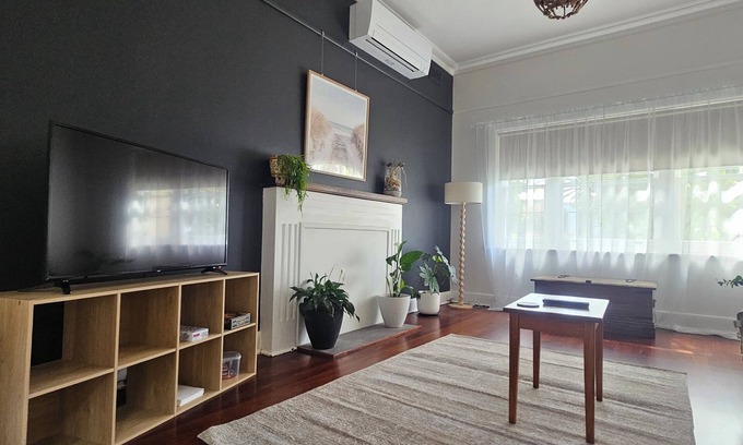 Port Lincoln Cottage | Vintage Coastal Cottage