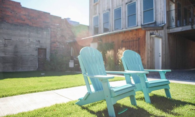 Historic Livingston Condo | Vintage Condo - The Livingston House: Modern Luxury & Vintage Charm