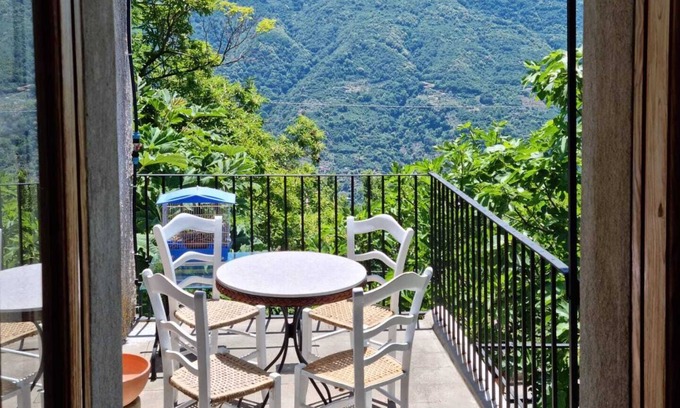 Castell'Umberto House | Vintage cottage on Nebrodi