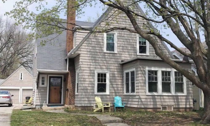 Appleton House | Vintage cottage in Peabody Park neighborhood
