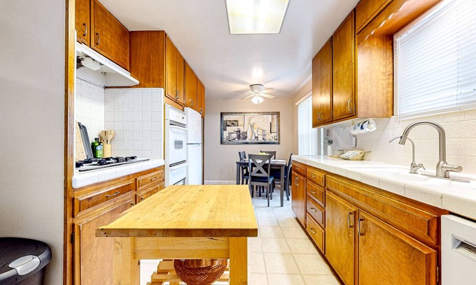 South Park House | Vintage cottage near Balboa Park with updated interior, private yard, & W/D