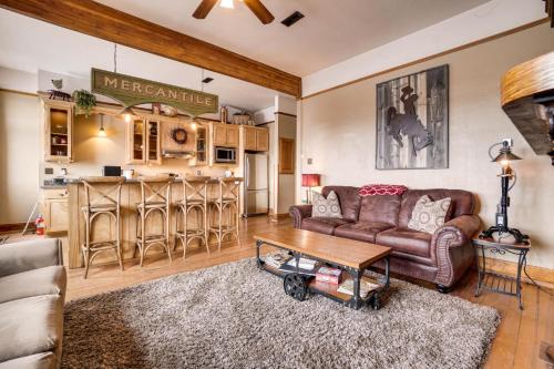 Laramie Apartment | Vintage Downtown Laramie Apartment with Deck!