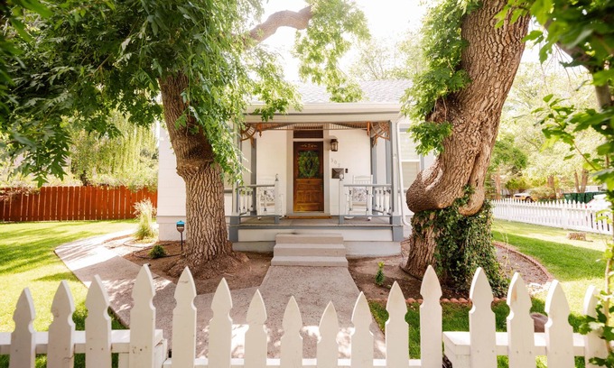 Carson City House | Vintage Gem 5-minute walk to Downtown Carson City! 25 minute drive to Lake Tahoe