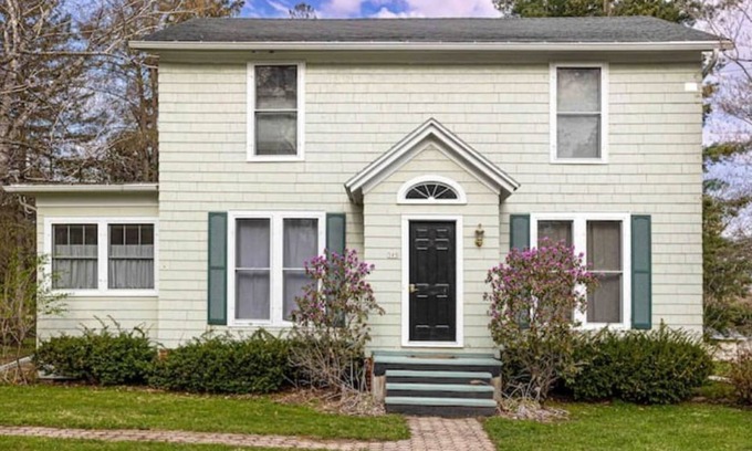 Green Lake Cottage | Vintage Green Lake Cottage