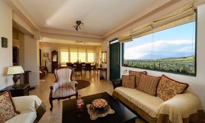 Faistos House | Vintage holiday home in the midst of nature with fairy tale view.