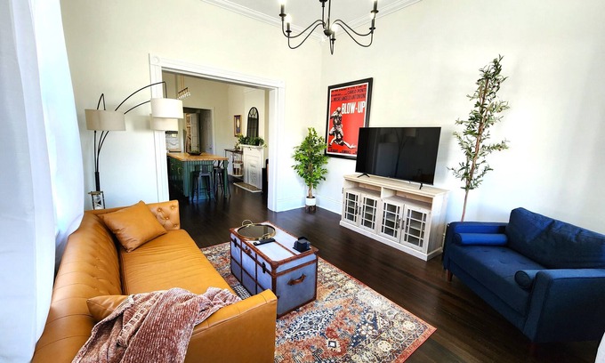 Mid-City House | Vintage Mid-City Gem