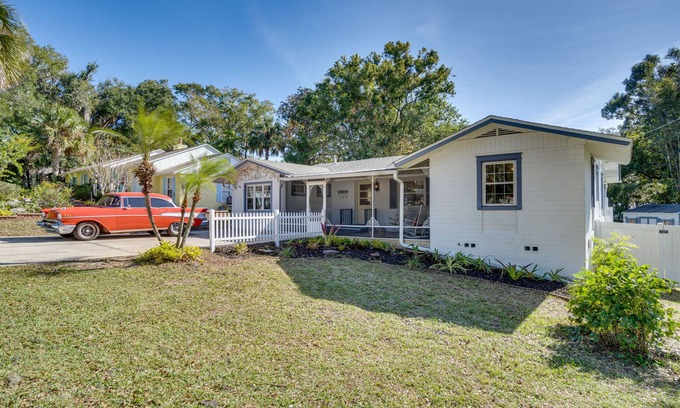 Mount Dora Cottage | Vintage Mount Dora Cottage w/Screened Porch!