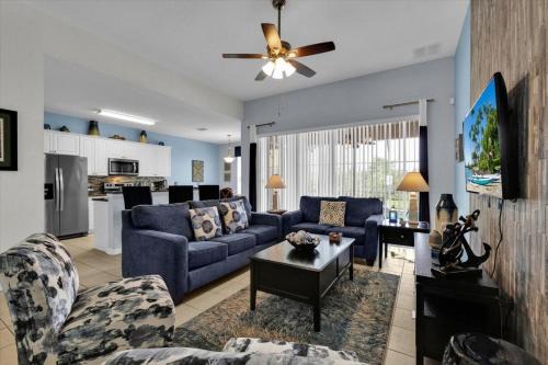 Bay Lake House | Vintage Noir