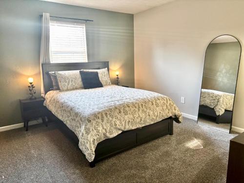 Church Street House | Vintage Queen Suite - 7 Mins From ATL Airport