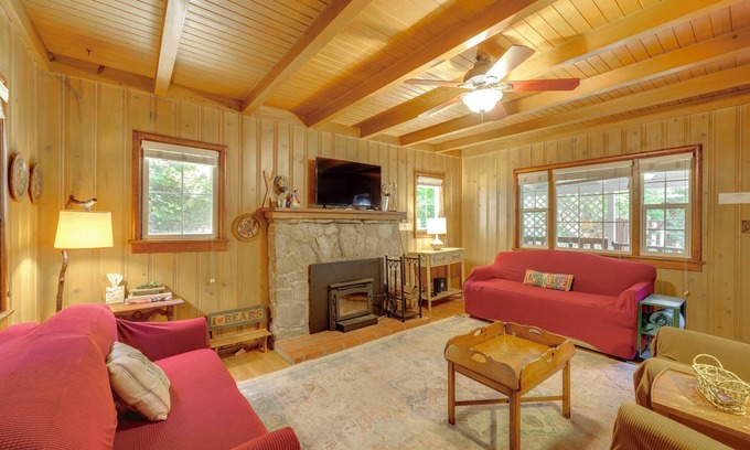 Arrowhead Villas Cabin | Vintage 'Snow White' Cottage ~ 2 Miles to Village!