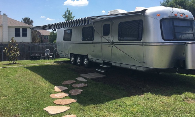 Justin House | Vintage “Stream” Hideaway