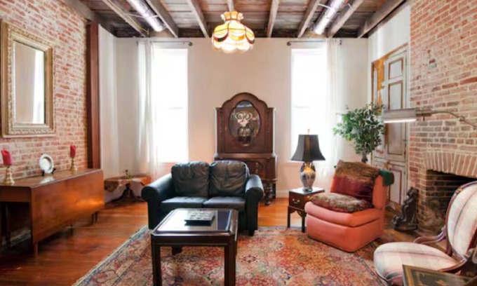 Fells Point House | Vintage Townhome/Heart of Fells Point