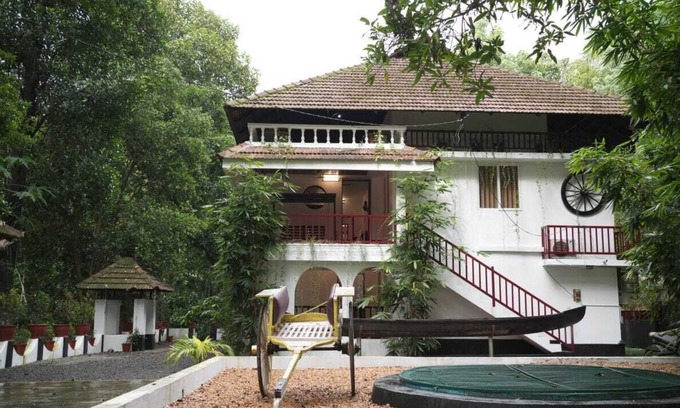 Todupulai Other | VINTAGE VALLEY HERITAGE HOME