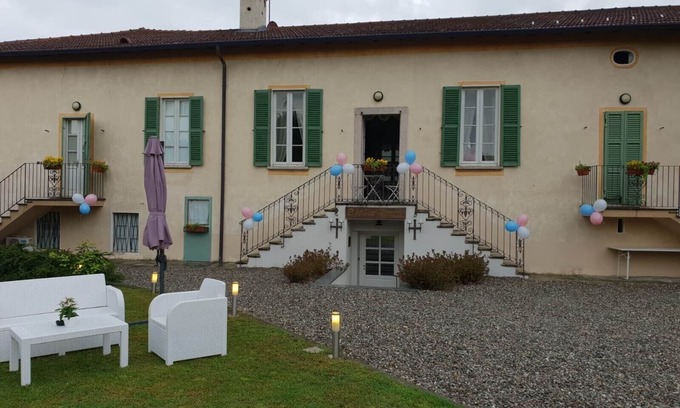 Dormelletto Villa | Vintage villa for eight people