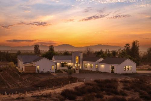 Temecula Resort | Vintners Village California-Chic Wine Estate