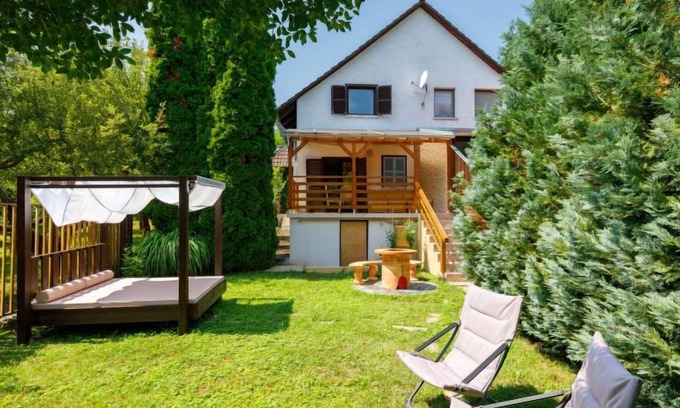 Balatonkenese House | Violetta 3 by Interhome