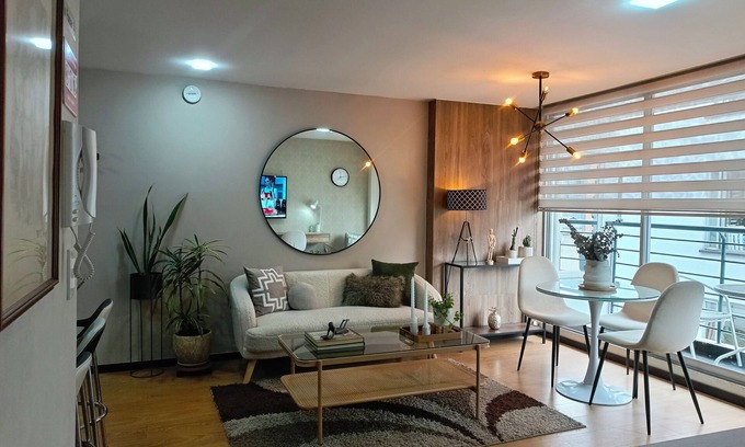 La Mariscal Apartment | VIP Apartment: 2Bedrooms + (Queen+Full)Beds + Balcony + Parking - 7Th FLOOR