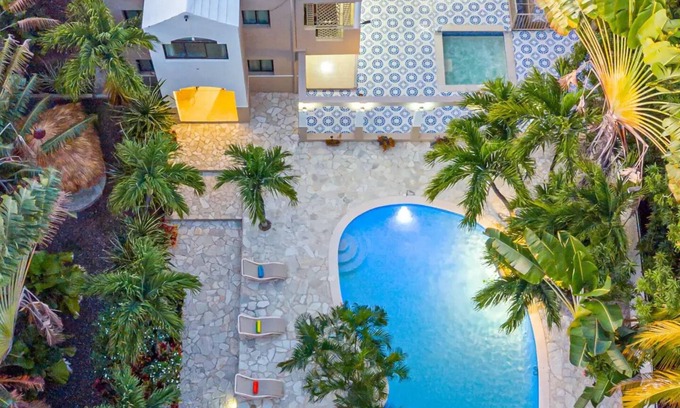 Bani Villa | VIP - "Villa Infinito"Bani's Beachside Mansion!