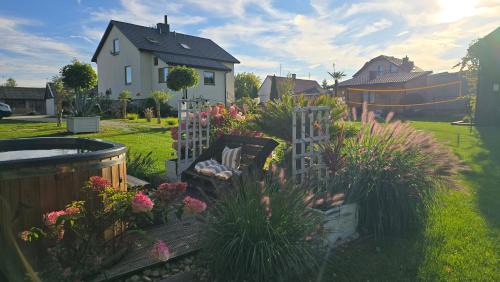 Miedzierza House | VIP VILLAGE Las Woda Rower - Podgrzewany Basen, Balia, Sauna