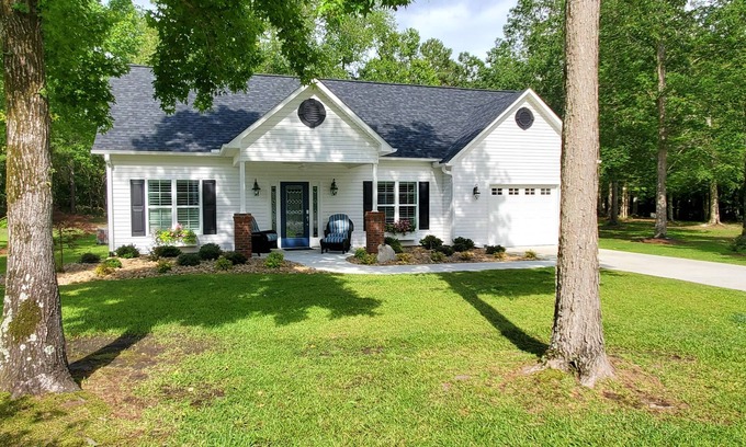 Westgate House | Virginia County Cottage