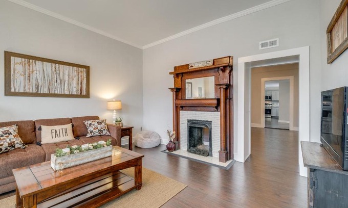 Clifton Forge West House | Virginia Getaway Near Douthat State Park