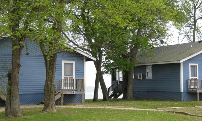 Quinby Resort | Virginia Landing Camping Resort Cabin 17